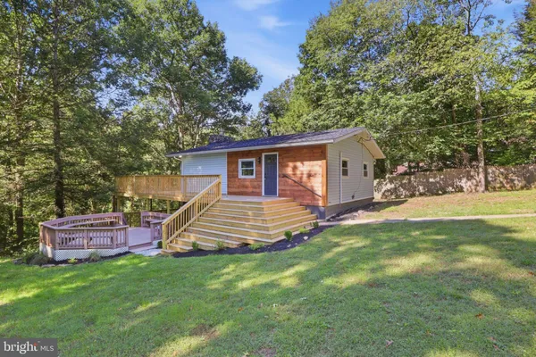132 HILLTOP RD