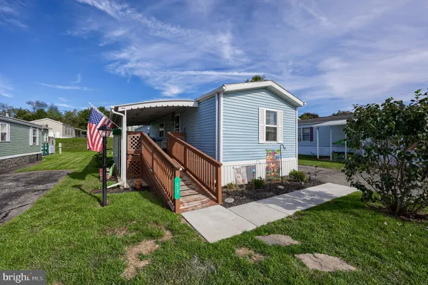 53 RIDGEWOOD MNR