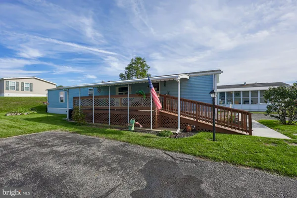 53 RIDGEWOOD MNR