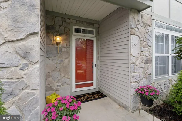 6 HARVARD CIR