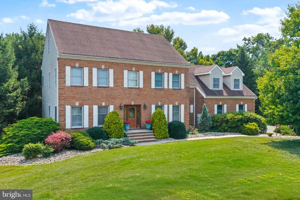 17 CLAYTON DR