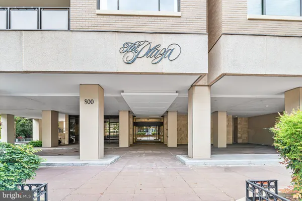 800 25TH ST 1001