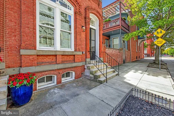 345 ROBERT ST