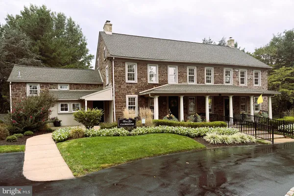 120 COTSWOLD CT
