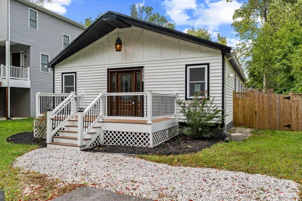 3458 NEWPORT AVE