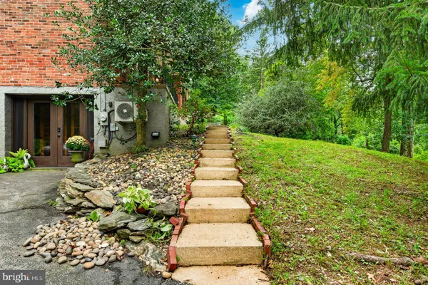 44 SPRING RD