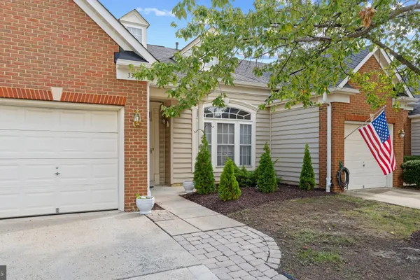 334 HAMLET CIR