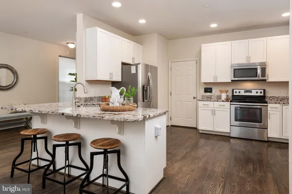 1307 REGINA WAY