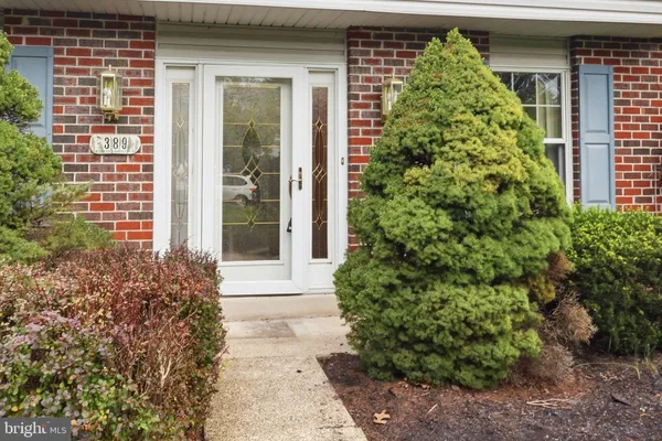 389 UPPER HOLLAND RD