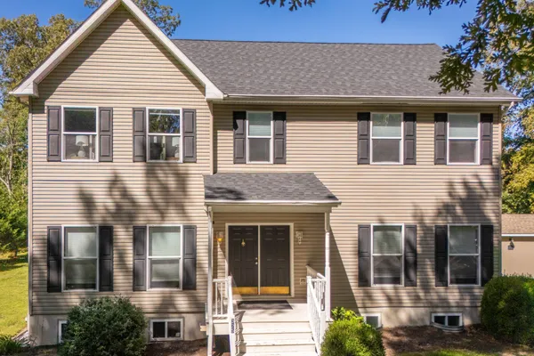 325 RINGS END RD