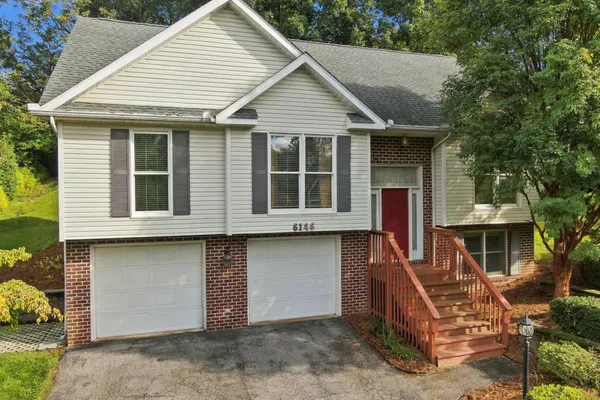 6146 GREENBRIAR DR