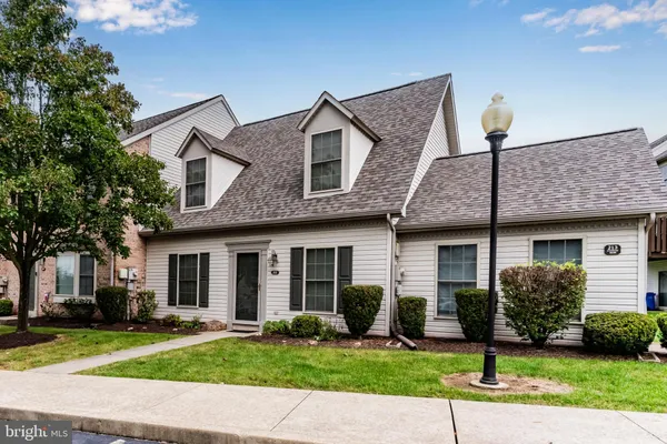 211 SADDLE RIDGE DR