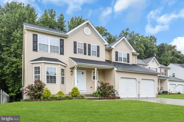 11 MANCHESTER CT