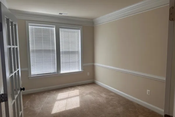 20236 HUNTINGTON CT