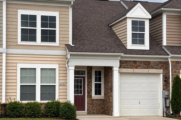20236 HUNTINGTON CT