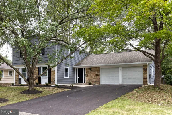 1721 TIPTON DR