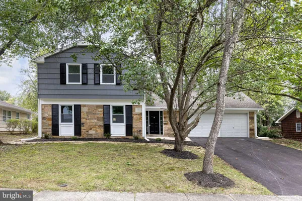 1721 TIPTON DR