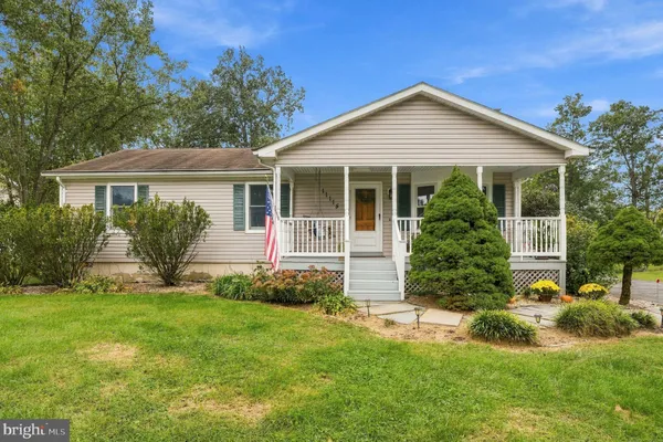 11115 CEDAR LN