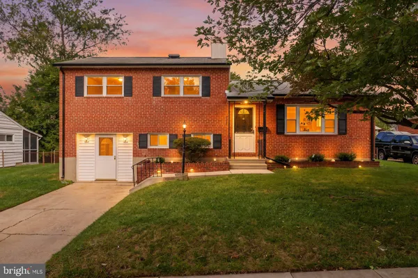 922 VANDERWOOD RD