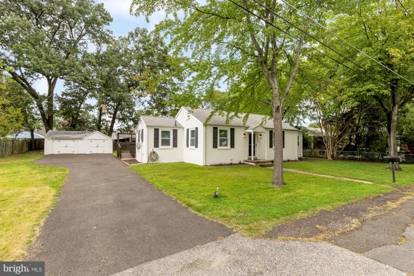 3211 NEWKIRK AVE