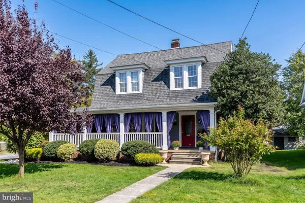160 W HOLLY AVE