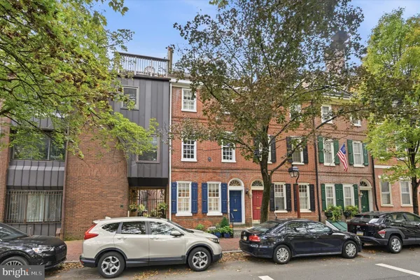 308 LOMBARD ST