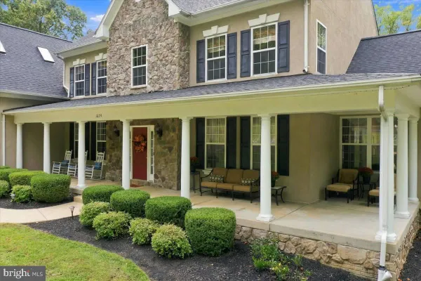 1029 COULSON LN