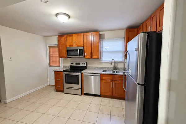 473 KENILWORTH CT