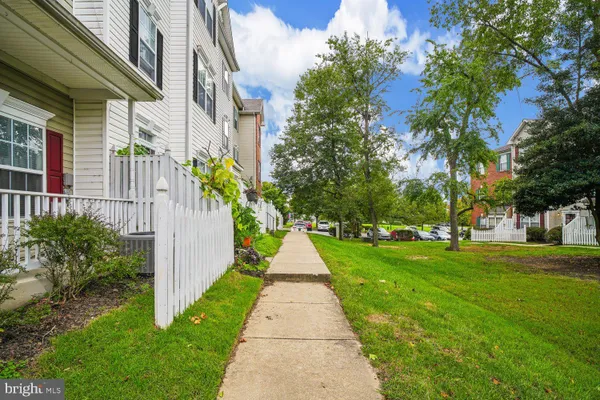 1606 BRIARVIEW CT 63