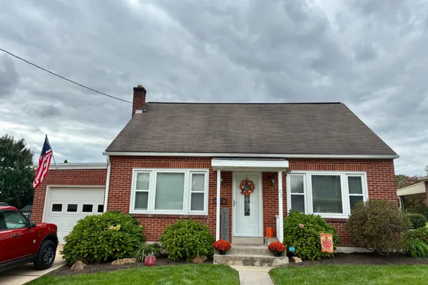 49 ROSEMONT AVE