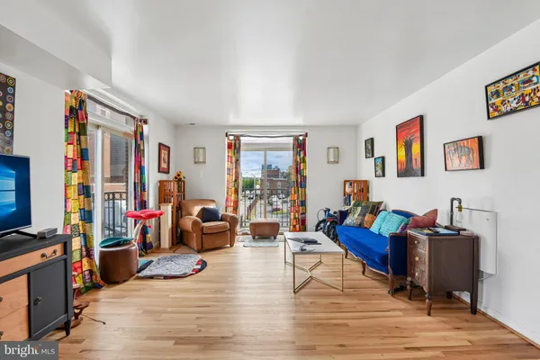 723 S CHARLES ST 204