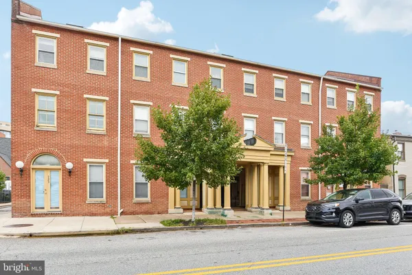 723 S CHARLES ST 204