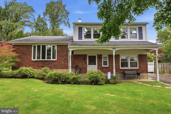 418 W MORELAND AVE