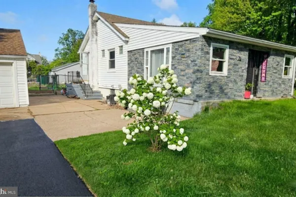 426 HARDING AVE