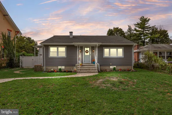 416 RIVER DR