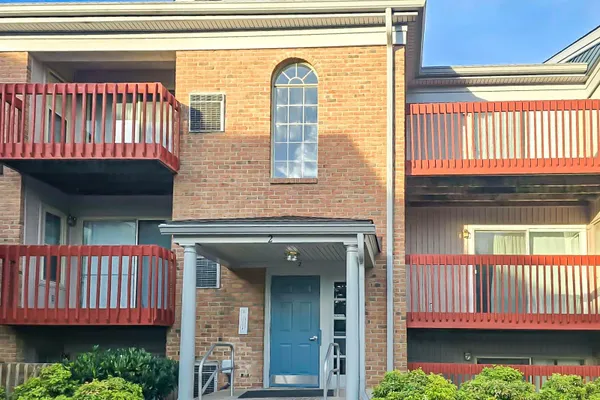 2 CLOVERWOOD CT 102
