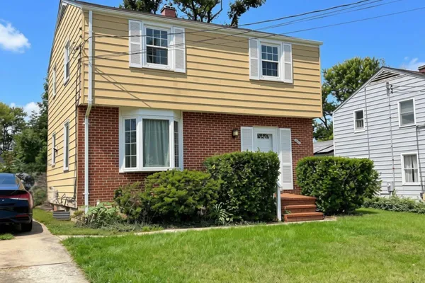 2021 NORHURST WAY
