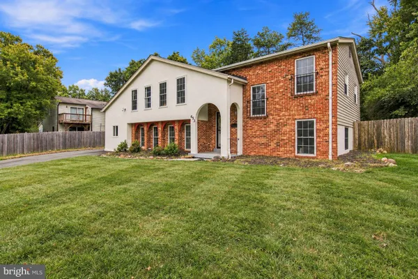 653 PEMBERTON CT