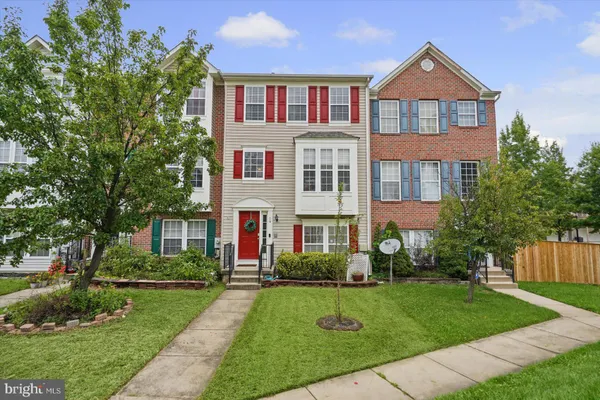 16 KENDERSHAM CT