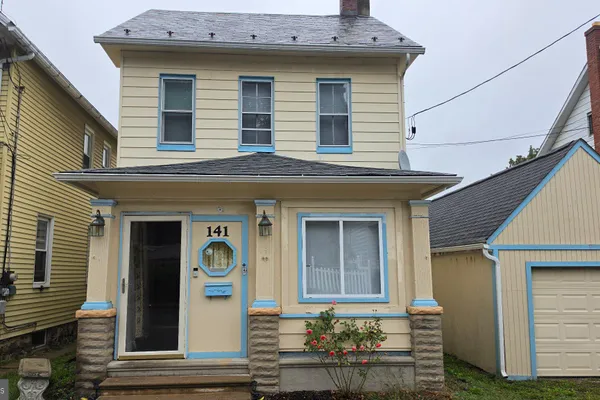 141 N 4TH ST