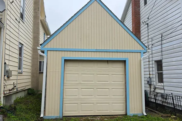 141 N 4TH ST