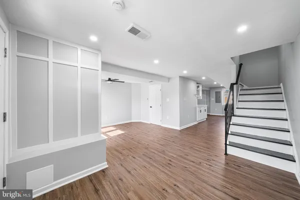 407 COVENTRY AVE