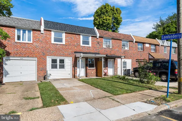 407 COVENTRY AVE