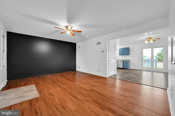 292 CINDY DR