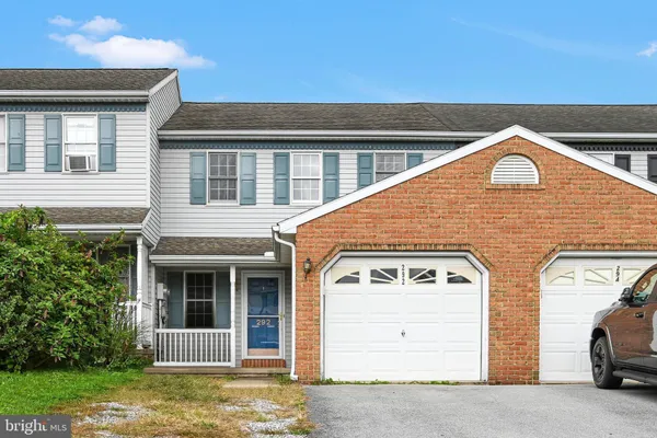 292 CINDY DR