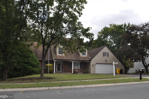 7905 ELBERTA DR