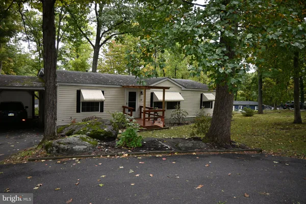 13 HILLSIDE DR