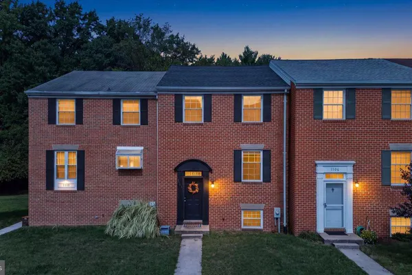 1108 SOHO CT