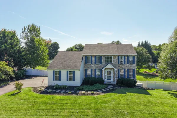 13 DOUGHERTY DR