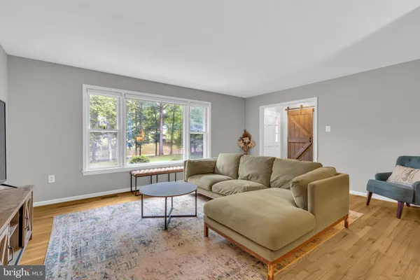5238 GRAYSTONE RD